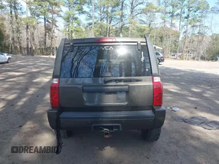 2006 Jeep Commander with VIN 1J8HG48K36C342666, listed as a IAAI auction lot 41908526 with 199,163 mi miles. Bid and sale history available at carsss.com. Image 17.