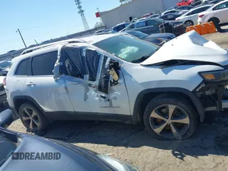 2019 Jeep Cherokee Limited with VIN 1C4PJLDB1KD302241, listed as a IAAI auction lot 41757620 with 164,915 mi miles and . Bid and sale history available at DreamBid. Image 13.
