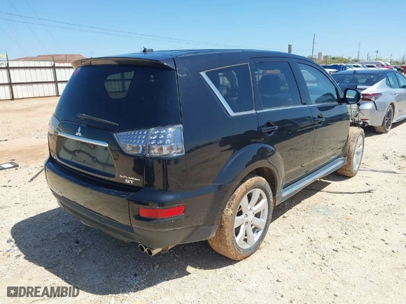 2011 Mitsubishi Outlander GT with VIN JA4JT5AX8BU032558, listed as a IAAI auction lot 41976897 with 182,636 mi miles. Bid and sale history available at carsss.com. Image 4.
