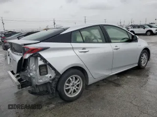 2016 Toyota Prius Two with VIN JTDKBRFU1G3011017, listed as a Copart auction lot 47075295 with 186,979 mi miles and Salvage Title. Bid and sale history available at carsss.com. Image 3.