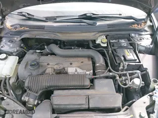 2011 Volvo S40 with VIN YV1672MS7B2547183, listed as a IAAI auction lot 41673988 with 152,904 mi miles. Bid and sale history available at carsss.com. Image 10.