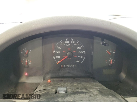 2004 Ford F-150 XL z VIN 1FTRF12W94NB86837, wystawiony jako Copart lot #56582615 z przebiegiem 188 094 mil mil oraz Tytuł czysty. Historia ofert i sprzedaży dostępna na DreamBid. Obrazek 9.