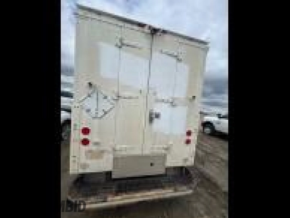 2013 Ford F-250 XL z VIN 1FDBF2B6XDEB43045, wystawiony jako IAAI lot #42511129 z przebiegiem 607 408 mil mil oraz . Historia ofert i sprzedaży dostępna na DreamBid. Obrazek 32.