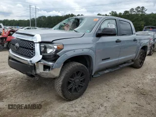 2019 Toyota Tundra SR5 z VIN 5TFEM5F14KX135757, wystawiony jako Copart lot #55883615 z przebiegiem 88 849 mil mil oraz Szkoda całkowita • Salvage title. Historia ofert i sprzedaży dostępna na DreamBid. Obrazek 1.