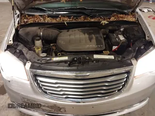 2011 Chrysler Town & Country Touring z VIN 2A4RR5DGXBR723116, wystawiony jako IAAI lot #42156888 z przebiegiem 177 591 mil mil oraz . Historia ofert i sprzedaży dostępna na DreamBid. Obrazek 10.