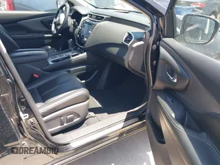 2023 Nissan Murano SV z VIN 5N1AZ2BJ4PC126846, wystawiony jako IAAI lot #42333749 z przebiegiem 65 242 mil mil oraz . Historia ofert i sprzedaży dostępna na DreamBid. Obrazek 5.