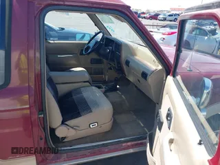 1989 Ford Bronco z VIN 1FMCU14T7KUB48942, wystawiony jako IAAI lot #40053705 z przebiegiem 96 024 mil mil oraz . Historia ofert i sprzedaży dostępna na DreamBid. Obrazek 5.