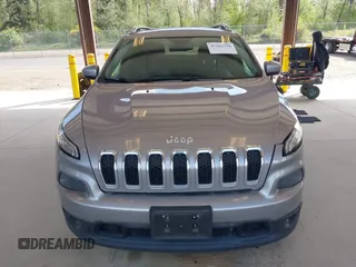 2018 Jeep Cherokee Latitude Plus z VIN 1C4PJLLB9JD573435, wystawiony jako IAAI lot #42163796 z przebiegiem 57 486 mil mil oraz . Historia ofert i sprzedaży dostępna na DreamBid. Obrazek 11.