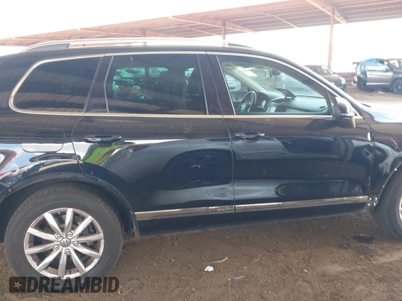 2016 Volkswagen Touareg Sport with VIN WVGEF9BP0GD012148, listed as a IAAI auction lot 42195030 with 95,984 mi miles and . Bid and sale history available at DreamBid. Image 14.