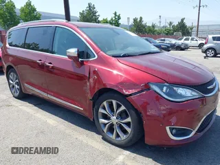 2018 Chrysler Pacifica Limited z VIN 2C4RC1GG6JR198355, wystawiony jako IAAI lot #42555659 z przebiegiem 111 163 mil mil oraz . Historia ofert i sprzedaży dostępna na DreamBid. Obrazek 1.