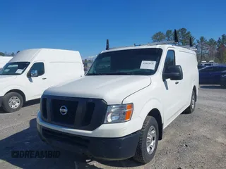2020 Nissan NV Cargo SV z VIN 1N6BF0KM5LN809313, wystawiony jako IAAI lot #41863076 z przebiegiem 127 505 mil mil oraz . Historia ofert i sprzedaży dostępna na DreamBid. Obrazek 6.