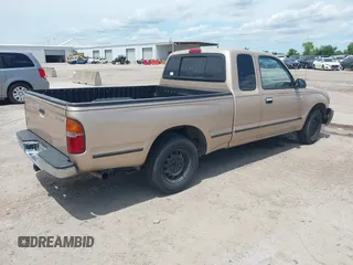 2000 Toyota Tacoma z VIN 5TEVL52N4YZ717158, wystawiony jako IAAI lot #42223643 z przebiegiem 180 515 mil mil oraz . Historia ofert i sprzedaży dostępna na DreamBid. Obrazek 4.