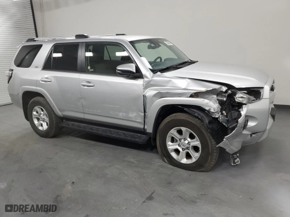 2024 Toyota 4Runner SR5 Premium with VIN JTENU5JR5R6262879, listed as a Copart auction lot 51157715 with 22,009 mi miles and Clean Title. Bid and sale history available at carsss.com. Image 4.