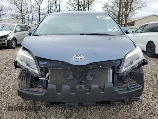 2017 Toyota Sienna XLE with VIN 5TDDZ3DC1HS175704, listed as a Copart auction lot 55289975 with 111,095 mi miles and Salvage Title. Bid and sale history available at DreamBid. Image 5.