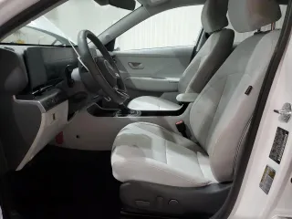 2025 Hyundai Kona SEL with VIN KM8HB3ABXSU235950, listed as a Copart auction lot 45015925 with 8,289 mi miles and Clean Title. Bid and sale history available at carsss.com. Image 7.