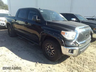 2017 Toyota Tundra 4WD SR5 with VIN 5TFDW5F13HX651610, listed as a IAAI auction lot 41668180 with 186,323 mi miles. Bid and sale history available at carsss.com. Image 1.