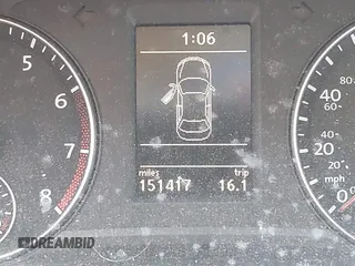 2012 Volkswagen Passat SE z VIN 1VWBP7A30CC107216, wystawiony jako IAAI lot #42545676 z przebiegiem 151 417 mil mil oraz . Historia ofert i sprzedaży dostępna na DreamBid. Obrazek 7.