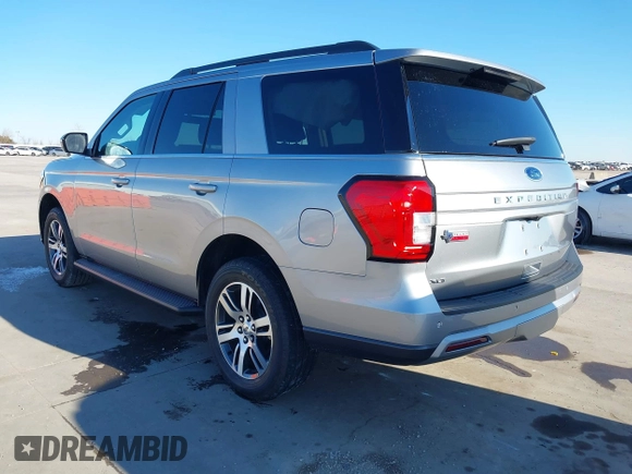 2024 Ford Expedition XLT with VIN 1FMJU1H81REA58591, listed as a IAAI auction lot 41387275 with 3,173 mi miles. Bid and sale history available at carsss.com. Image 3.