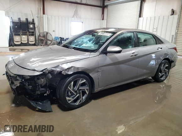 2025 Hyundai Elantra SEL Convenience z VIN KMHLS4DG9SU933618, wystawiony jako Copart lot #61218005 z przebiegiem 12 174 mil mil oraz Nie do naprawy • Non repairable. Historia ofert i sprzedaży dostępna na DreamBid. Obrazek 1.