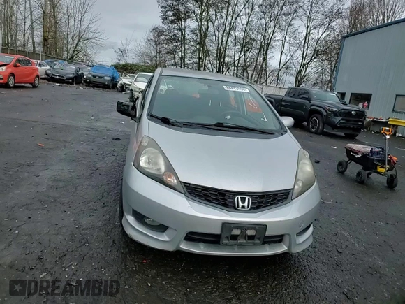 2013 Honda Fit Sport with VIN JHMGE8H52DC026844, listed as a Copart auction lot 86443994 with 0 mi miles and Salvage Title. Bid and sale history available at carsss.com. Image 11.