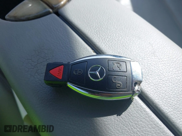 2003 Mercedes-Benz E-Class 3.2L with VIN WDBUF65J33A112308, listed as a IAAI auction lot 41871334 with 138,522 mi miles. Bid and sale history available at carsss.com. Image 11.