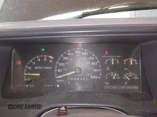 1996 Chevrolet Tahoe z VIN 1GNEK13R3TJ387858, wystawiony jako IAAI lot #41675147 z przebiegiem 196 811 mil mil oraz . Historia ofert i sprzedaży dostępna na DreamBid. Obrazek 7.