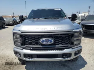 2023 Ford F-350 XL с VIN 1FT8X3BT6PEE10838, выставлен на аукционе Copart как лот 61037065 с пробегом 12 372 миль миль и Списание • Salvage title. История ставок и продаж доступна на DreamBid. Изображение 5.