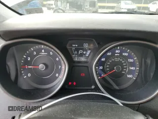 2015 Hyundai Elantra SE z VIN 5NPDH4AE0FH556185, wystawiony jako Copart lot #55722115 z przebiegiem 131 798 mil mil oraz Szkody całkowita. Historia ofert i sprzedaży dostępna na DreamBid. Obrazek 9.