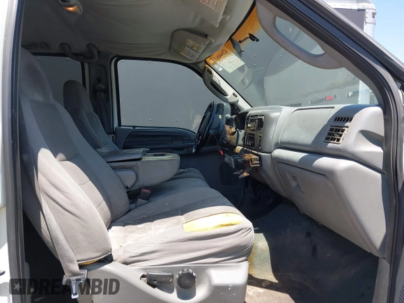 2004 Ford F-350 XL with VIN 1FTSW31P84ED21703, listed as a IAAI auction lot 42644063 with 297,096 mi miles and . Bid and sale history available at DreamBid. Image 5.