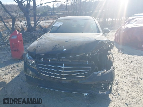 2017 Mercedes-Benz E-Class E 300 Luxury with VIN WDDZF4JB8HA098512, listed as a IAAI auction lot 41680421 with 62,334 mi miles. Bid and sale history available at carsss.com. Image 11.