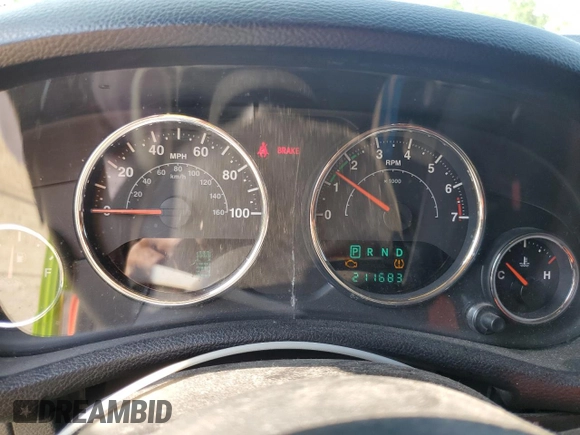 2013 Jeep Wrangler Unlimited Sport z VIN 1C4BJWDG2DL558484, wystawiony jako Copart lot #55832725 z przebiegiem 211 683 mil mil oraz Szkoda całkowita • Salvage title. Historia ofert i sprzedaży dostępna na DreamBid. Obrazek 9.