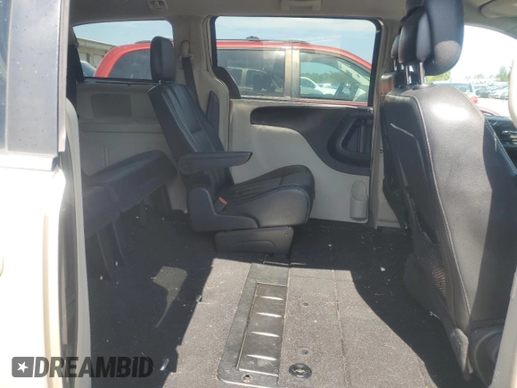 2015 Chrysler Town & Country Touring with VIN 2C4RC1BG6FR594591, listed as a Copart auction lot 67585604 with 125,875 mi miles and Salvage Title. Bid and sale history available at DreamBid. Image 11.