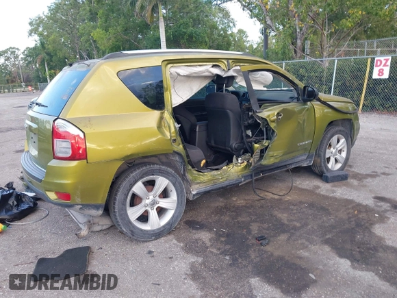2012 Jeep Compass Sport with VIN 1C4NJCBA9CD633975, listed as a IAAI auction lot 42083500 with 190,412 mi miles and . Bid and sale history available at carsss.com. Image 4.