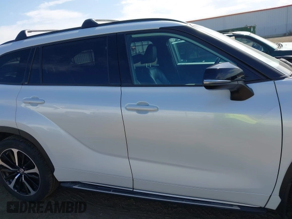 2022 Toyota Highlander XSE с VIN 5TDLZRAH1NS139084, выставлен на аукционе IAAI как лот 42497137 с пробегом 57 074 миль миль и . История ставок и продаж доступна на DreamBid. Изображение 13.