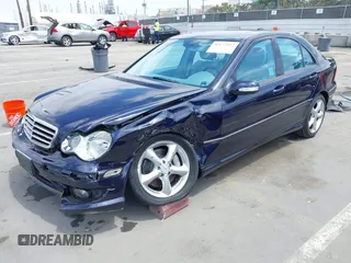 2005 Mercedes-Benz C 230 Kompressor с VIN WDBRF40J85F563743, выставлен на аукционе IAAI как лот 42173922 с пробегом 43 639 миль миль и . История ставок и продаж доступна на DreamBid. Изображение 2.