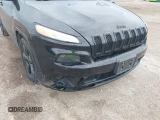 2017 Jeep Cherokee Sport z VIN 1C4PJLAB2HW641124, wystawiony jako IAAI lot #42155679 z przebiegiem 130 556 mil mil oraz . Historia ofert i sprzedaży dostępna na DreamBid. Obrazek 6.