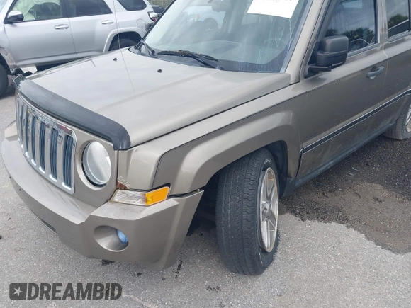 2008 Jeep Patriot Sport with VIN 1J8FT28W18D636073, listed as a IAAI auction lot 42622187 with 103,122 mi miles and . Bid and sale history available at DreamBid. Image 6.