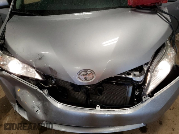 2012 Toyota Sienna LE AAS с VIN 5TDKK3DC6CS180529, выставлен на аукционе Copart как лот 55704195 с пробегом 140 470 миль миль и Чистый • Clean title. История ставок и продаж доступна на DreamBid. Изображение 12.