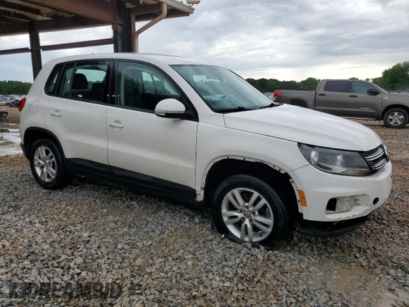 2013 Volkswagen Tiguan S with VIN WVGAV3AX2DW620818, listed as a Copart auction lot 53974985 with 135,075 mi miles and Salvage title. Bid and sale history available at DreamBid. Image 4.