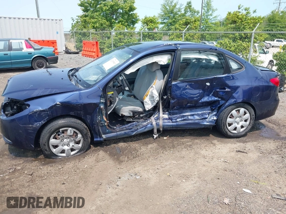 2009 Hyundai Elantra SE z VIN KMHDU46D99U597299, wystawiony jako IAAI lot #42395907 z przebiegiem 141 628 mil mil oraz . Historia ofert i sprzedaży dostępna na DreamBid. Obrazek 6.
