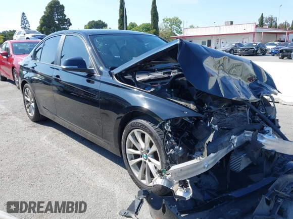 2017 BMW 3 Series 320i z VIN WBA8E1G52HNU15294, wystawiony jako IAAI lot #41980037 z przebiegiem 100 880 mil mil oraz . Historia ofert i sprzedaży dostępna na DreamBid. Obrazek 1.