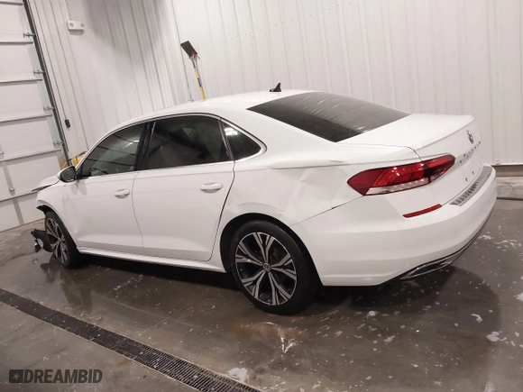 2021 Volkswagen Passat 2.0T SE with VIN 1VWSA7A37MC017676, listed as a IAAI auction lot 41647899 with 40,404 mi miles. Bid and sale history available at carsss.com. Image 14.