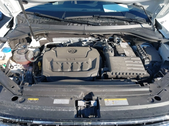 2024 Volkswagen Tiguan S with VIN 3VVFB7AX0RM081893, listed as a IAAI auction lot 41425695 with 8,187 mi miles. Bid and sale history available at carsss.com. Image 10.
