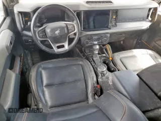 2023 Ford Bronco z VIN 1FMEE5DH1PLB80999, wystawiony jako Copart lot #64993015 z przebiegiem 36 436 mil mil oraz Szkoda całkowita • Salvage title. Historia ofert i sprzedaży dostępna na DreamBid. Obrazek 8.
