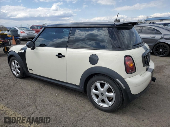 2008 MINI Hardtop with VIN WMWMF33528TT64260, listed as a Copart auction lot 52642935 with 82,502 mi miles and Salvage Title. Bid and sale history available at DreamBid. Image 2.