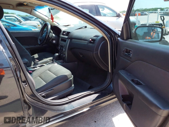 2011 Ford Fusion SE with VIN 3FAHP0HA6BR134886, listed as a IAAI auction lot 42055974 with 275,118 mi miles and . Bid and sale history available at carsss.com. Image 5.
