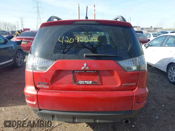 2013 Mitsubishi Outlander SE z VIN JA4JT3AWXDU019597, wystawiony jako IAAI lot #42092622 z przebiegiem 209 093 mil mil oraz . Historia ofert i sprzedaży dostępna na DreamBid. Obrazek 17.