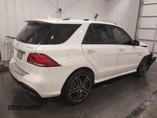 2017 Mercedes-Benz GLE 43 AMG z VIN 4JGDA6EB3HA908746, wystawiony jako IAAI lot #42201584 z przebiegiem 105 427 mil mil oraz . Historia ofert i sprzedaży dostępna na DreamBid. Obrazek 4.