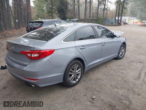 2015 Hyundai Sonata SE with VIN 5NPE24AF6FH160079, listed as a IAAI auction lot 41952638 with 164,497 mi miles and . Bid and sale history available at DreamBid. Image 4.