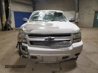 2008 Chevrolet Suburban LT w/3LT with VIN 3GNFK16378G134191, listed as a Copart auction lot 41344985 with 186,474 mi miles and Salvage Title. Bid and sale history available at carsss.com. Image 5.